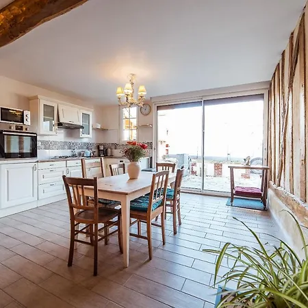 בית נופש Grande Maison Calme, Piscine, Jardin Et Parking