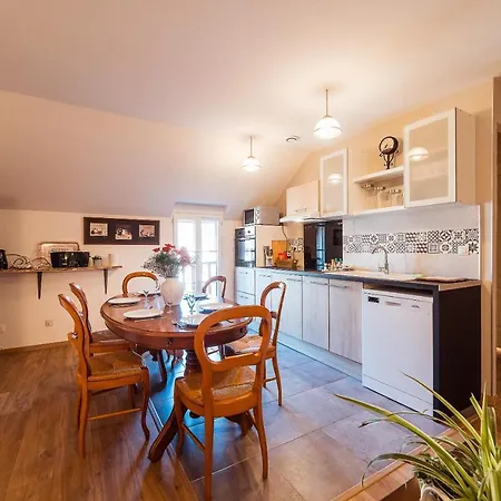 Grande Maison Calme, Piscine, Jardin Et Parking *