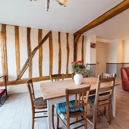 Grande Maison Calme, Piscine, Jardin Et Parking בית נופש