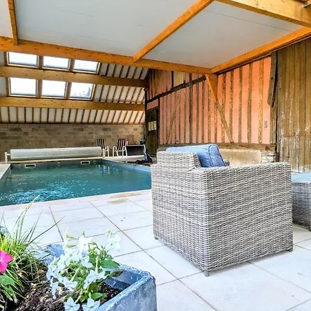 בית נופש Grande Maison Calme, Piscine, Jardin Et Parking Buchères